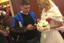 小伙爆料自己结婚视频